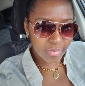 Meet your Posher, Renea